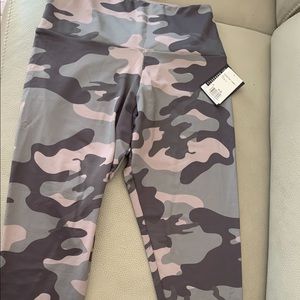 Onzie new with tags camo
